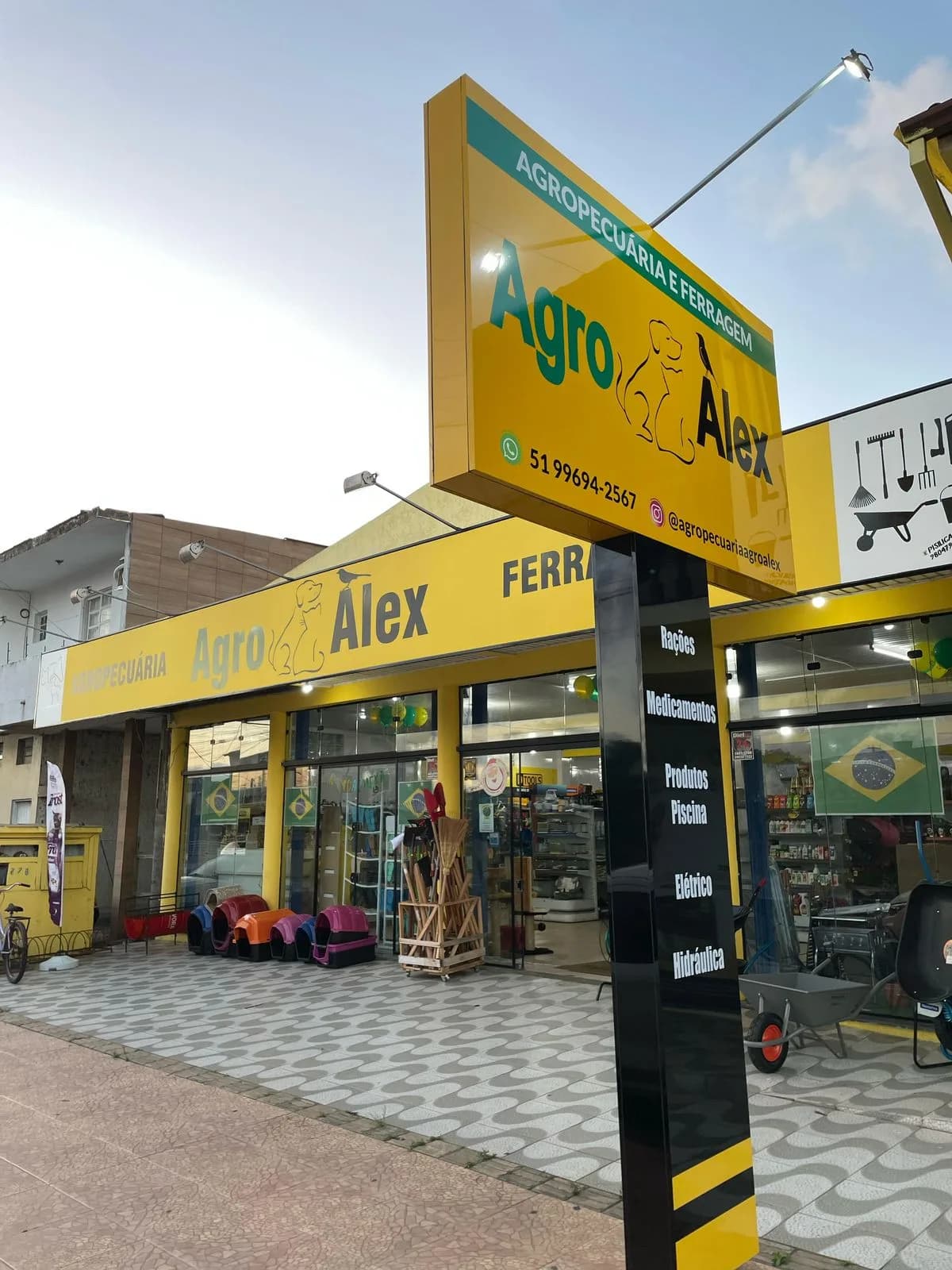 Fachada frontal da Agro Alex